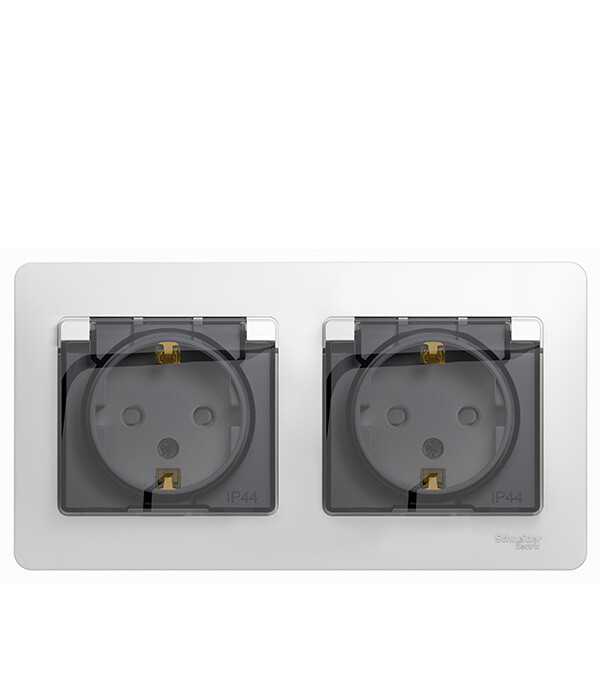 Розетка Systeme Electric Glossa встраиваемая белая со шторками с крышкой (GSL000147) - изображение 1
